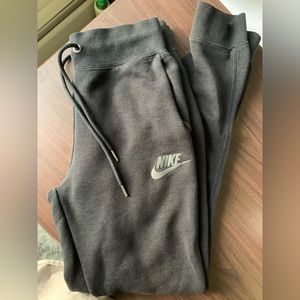 NIKE SWEATPANTS 🖤
